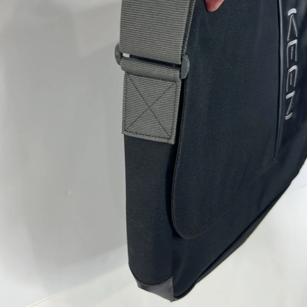 KEEN NWT MORTON MESSENGER BAG HYBRID LIFE U-BLACK
